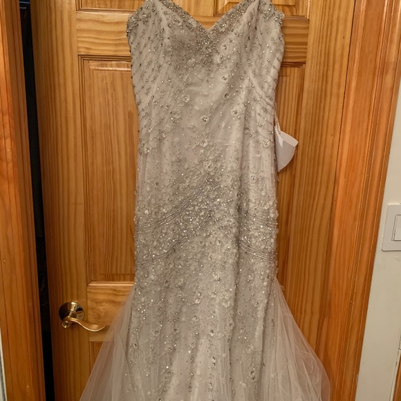 Lazaro 3405 wedding gown size 10 - Picture 4 of 6